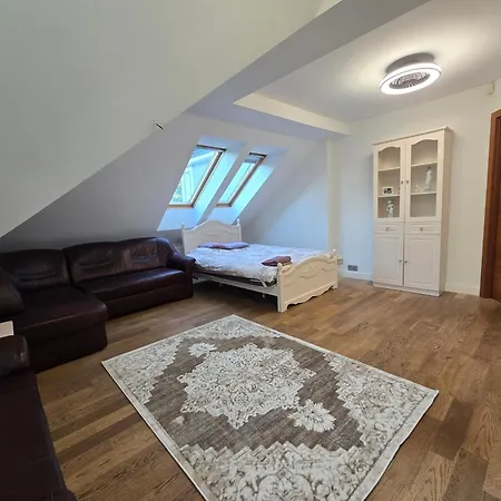 Carrington Bed & Breakfast Goledzinow